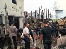 Warga Histeris Saksikan Rumahnya Kebakaran di Jalan Andi Tonro Makassar