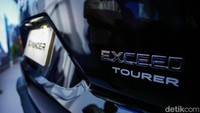 Mitsubishi juga merilis Xpander varian baru Exceed Tourer. New Exceed Tourer hadir sebagai evolusi Varian Exceed. Penambahan berbagai fitur meningkatkan kenyamanan berkendara serta memberi tampilan eksterior yang lebih stylish.