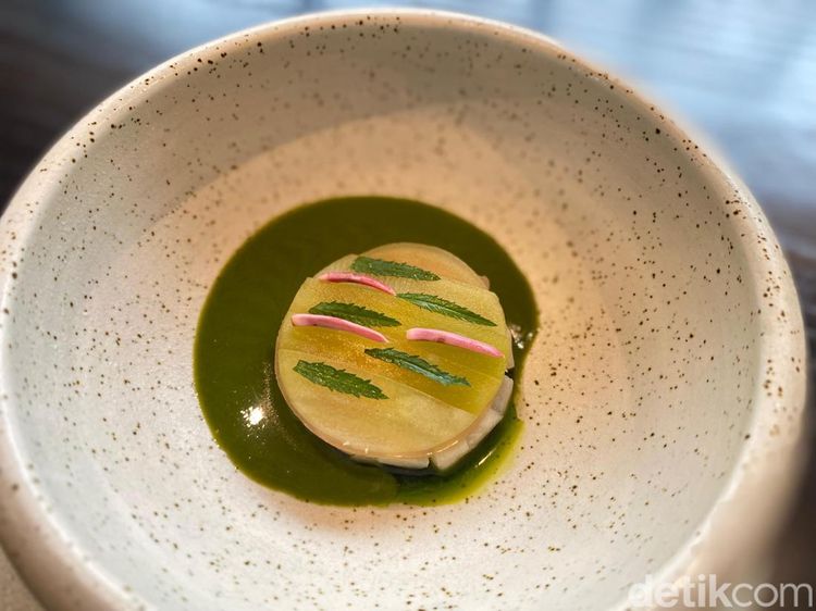 Menikmati Hidangan Jakarta ala Fine Dining di Esa Restaurant