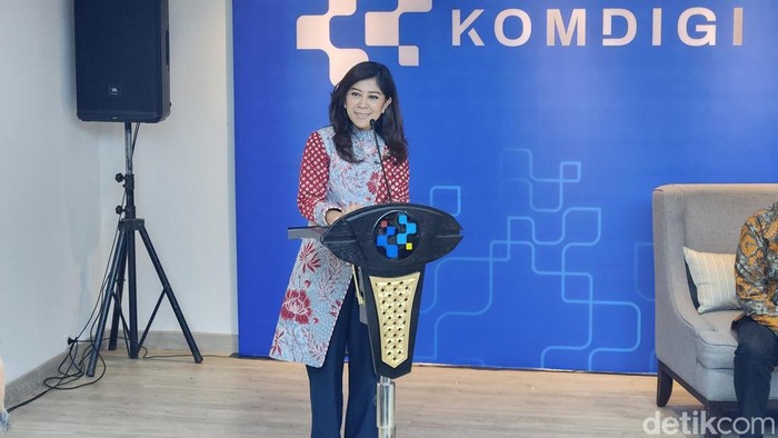 Menkomdigi Meutya Luncurkan Aturan Baru, Perkuat Industri Pos-Kurir dan Logistik