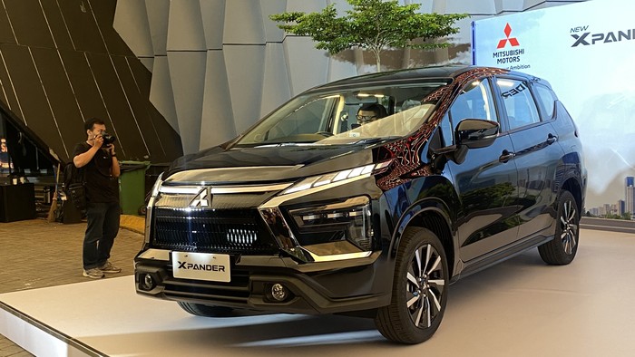 Mitsubishi Xpander dan Xpander Cross terbaru 2025