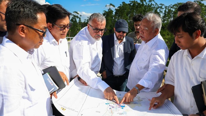 Momen Investor Arab Incar Lahan 10 Hektare di IKN Perusahaan asal Uni Emirat Arab, Ayedh Dejem Group, berminat investasi di Ibu Kota Nusantara (IKN), Kalimantan Timur. Mereka tertarik untuk membangun pusat perbelanjaan dan kawasan campuran (mixed-use) di lahan seluas 10 hektare (ha).