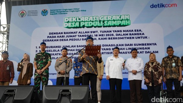 Momen Mendes Deklarasi Gerakan Desa Peduli Sampah