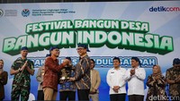 Gerakan Desa Peduli Sampah yang digagas Kemendes PDT ini bertujuan menciptakan desa yang bersih, asri, dan sehat melalui pengelolaan sampah yang efektif dari sumbernya serta pelestarian budaya bersih sebagai jati diri masyarakat desa. Kegiatan ini juga sejalan dengan visi Kementerian LH dalam mendorong penguatan peran desa dalam pengurangan tumpukan sampah, pemanfaatan kembali sumber daya, dan pengembangan ekosistem desa yang hijau, tangguh.  