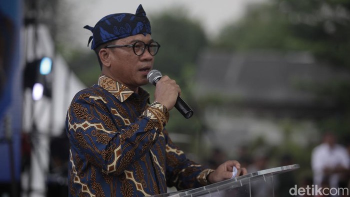 Deklarasi Gerakan Desa Peduli Sampah dibacakan dalam acara Festival Gerakan Desa Peduli Sampah yang dihelat di Alun-alun Cikande, Serang, Banten, Jumat (16/5/2025).