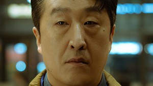 Hyun Bong Sik akan tampil sebagai Choi San. Usianya paling senior tapi di tim Unit Kejahatan Kekerasan 2, dia gabung paling terakhir. Aksi para karakter drakor Nine Puzzles bisa kamu saksikan mulai 21 Mei 2025.