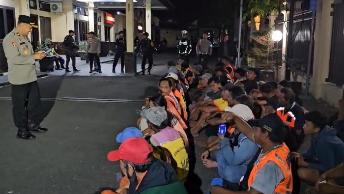 Polisi mengamankan 51 juru parkir (jukir) liar di Parepare, Sulawesi Selatan (Sulsel).