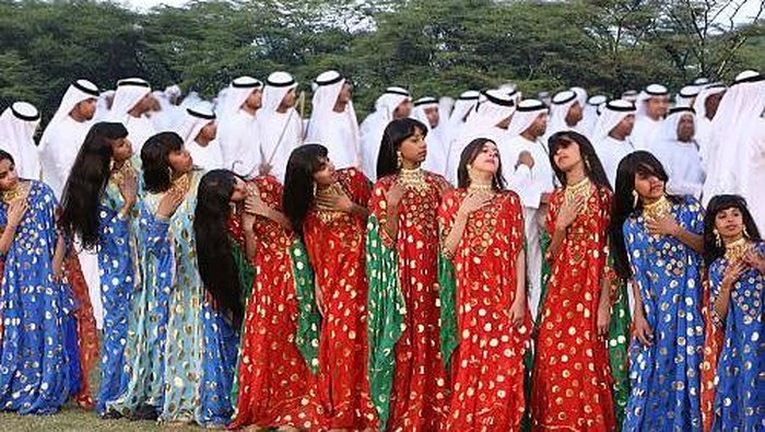 Pertunjukan Al-Ayyala, tarian yang ditampilkan menyambut Donald Trump