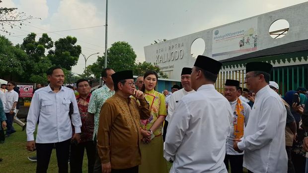 Pramono Anung Gubernur DKI Jakarta Pramono Anung meninjau RPTRA Kalijodo, Jakarta Utara, Jumat (16/5/2025).