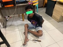 Pria Mabuk Bawa Sajam Adang Mobil di Jalan Ditangkap