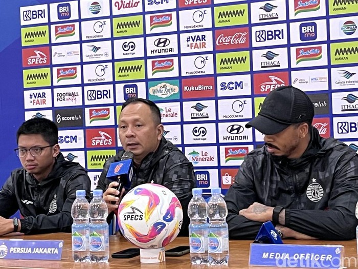 Jumpa pers Persija Jakarta jelang menghadapi PSS Sleman di Stadion Maguwoharjo, Sleman, Jumat (16/5/2025).