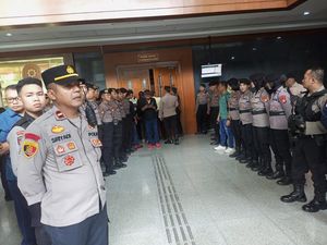 Video Ada Massa Pendukung di Sidang Hasto, Jalan Depan PN Jakpus Ditutup