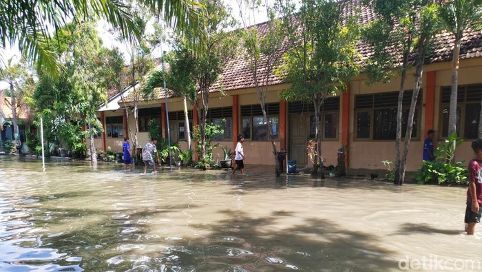 Sekolah di Lamongan yang terdampak banjir