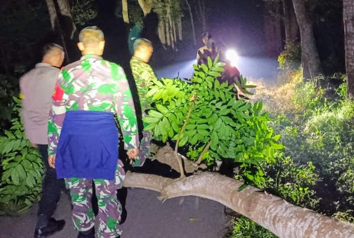 Situasi penyanderaan 3 anggota TNI di Ijen Bondowoso