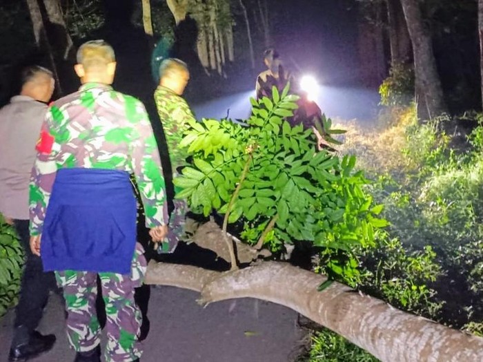 Situasi penyanderaan 3 anggota TNI di Ijen Bondowoso