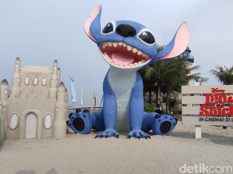 Les Tari Hula hingga Foto Bareng Stitch di Stitch Summer Invasion!
