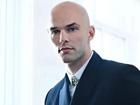 Penampilan Nicholas Hoult sebagai Lex Luthor.