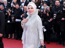 Fantastis! Syahrini Pakai Cincin Rp 35 Miliar Saat Red Carpet Cannes