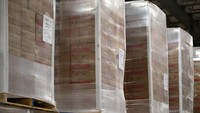 Persediaan tersebut bernilai lebih dari $98 juta, menurut dokumen yang ditinjau oleh Reuters, yang dibagikan oleh seorang pejabat bantuan dan diverifikasi oleh sumber pemerintah AS sebagai yang terkini. Badan PBB tersebut mengatakan bahwa satu ton makanan - yang biasanya termasuk sereal, kacang-kacangan, dan minyak - dapat memenuhi kebutuhan harian sekitar 1.660 orang.  
