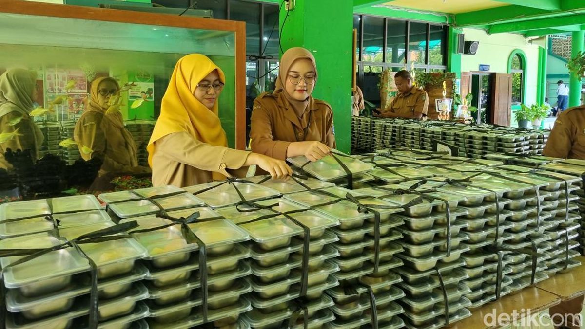 Program MBG di Surabaya Berhenti Sementara