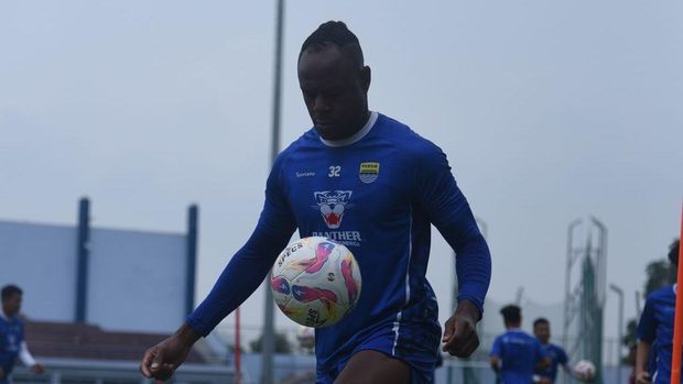 Victor Igbonefo.