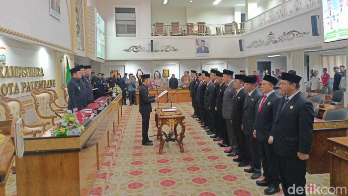 Wali Kota Palembang Ratu Dewa merombak penjabat eselon II di Pemkot Palembang