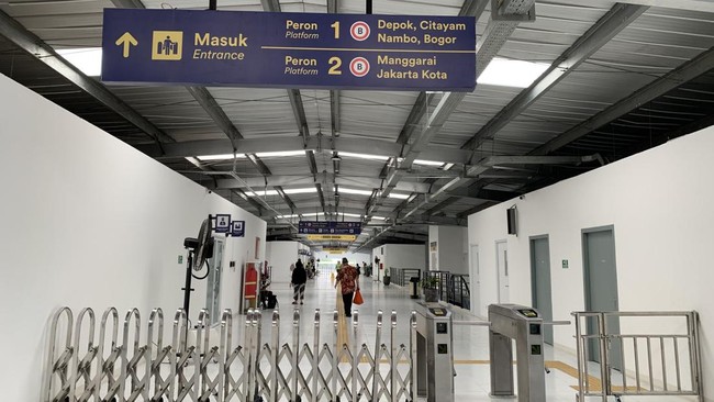 Keluh Kesah Buntut Akses Baru Stasiun Tanjung Barat Kian Jauh