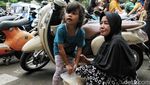 Aksi Mahasiswa Gelar Tebus Murah Sembako untuk Warga Terdampak PHK
