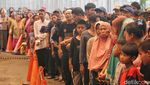 Aksi Mahasiswa Gelar Tebus Murah Sembako untuk Warga Terdampak PHK