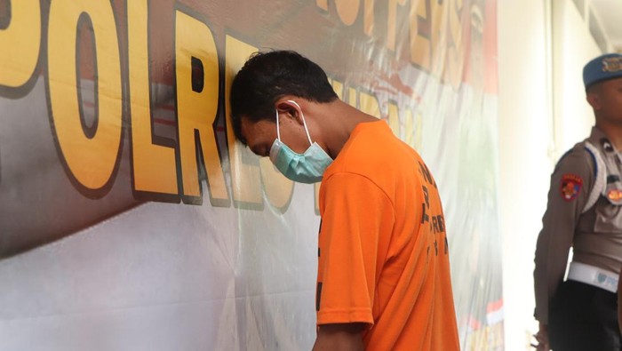 AY (34), pelaku begal payudara yang sering beraksi di Tuban