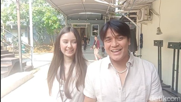 Billy Syahputra Senyum-senyum Aja Disebut Sudah Nikahi Vika Kolesnaya