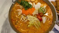 Tom Yum Mama (Rp 119.000) dari Bolan Thai juga menjadi menu favorit. Kuahnya super creamy, karena terbuat dari paduan susu evaporasi dan full cream. Foto: detikFood/Yenny Mustika Sari