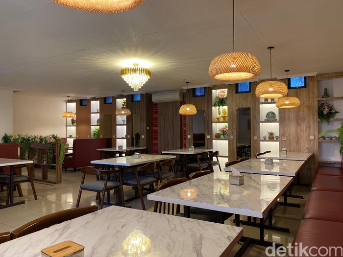 Bolan Thai Kitchen Bolan Thai Kitchen, restoran casual dining yang tawarkan salad pepaya hingga tom yum
