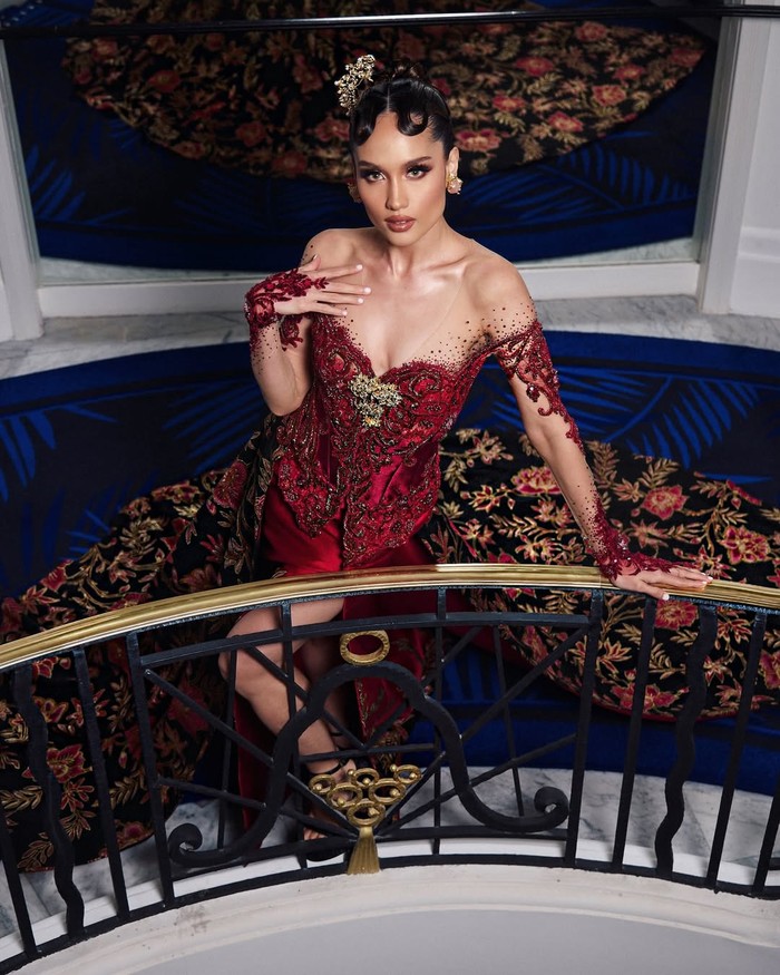 Cinta Laura