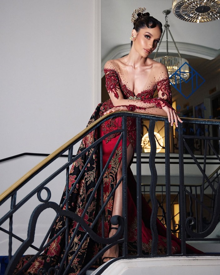 Cinta Laura