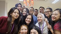 Kini dirinya sudah akan memulai pembuatan tesis, mohon doanya ya, teman-temannya. Foto: instagram Ersa Mayori