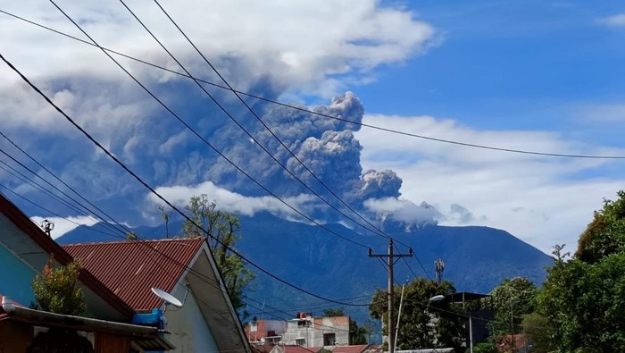 Erupsi Gunung Marapi. (Istimewa)