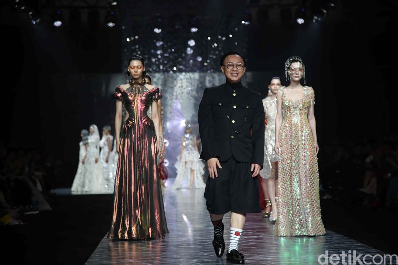 Fashion Show Eddy Betty Luminescence 2025