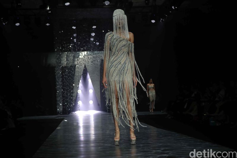 Fashion Show Eddy Betty Luminescence 2025