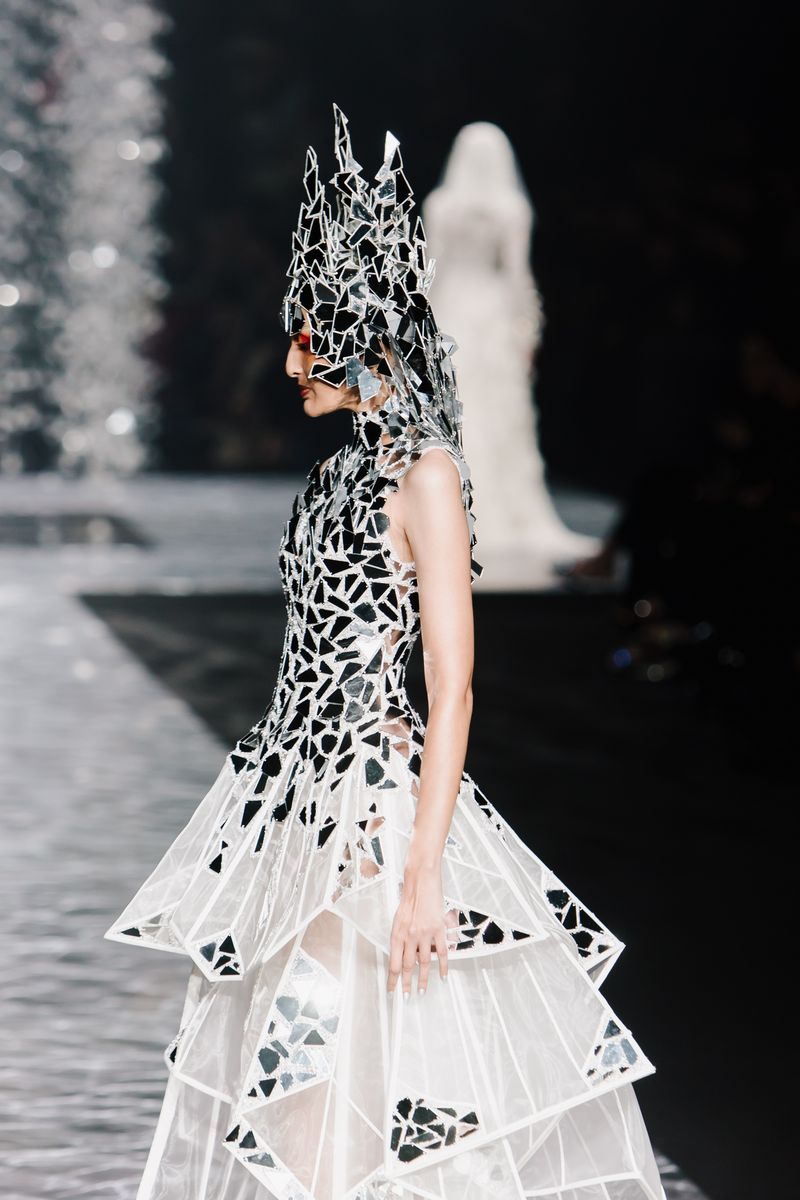 Fashion Show Eddy Betty Luminescence 2025