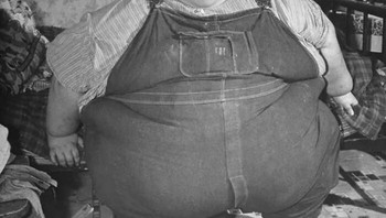 Robert Earl Hughes (1926–1958) Orang Terberat yang Tercatat Memiliki Berat 485 kilogram, Berjalan Tanpa Bantuan Foto: Boredpanda