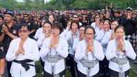 Kegiatan yang dihadiri ribuan pecalang dari seluruh Bali tersebut digelar untuk menyatakan sikap menolak ormas yang berkedok menjaga keamanan dan ketertiban dengan tindakan premanisme.