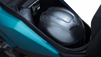 Pabrikan membekalinya dengan mesin eSP+ 157cc bersilinder tunggal dengan teknologi PGM-FI. Pembekalan tersebut membuat motor mampu menghasilkan tenaga 15.18 dk pada 8.500 rpm dan torsi 13.8 Nm pada 7.000 rpm. Foto: Doc. BoonSiew Honda.