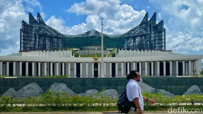 Megah Berkilauan! Begini Potret Istana Negara IKN di Malam Hari
