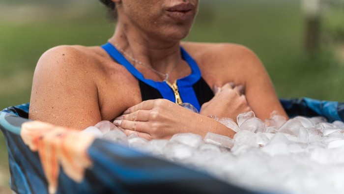 Ice Bath usai Maraton, Apa Sih Fungsinya? Cek di Sini