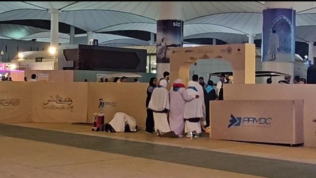 Jemaah haji Indonesia yang berangkat pada gelombang kedua tiba di Jeddah, Arab Saudi. (dok.Media Center Haji)