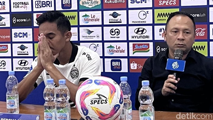 Jumpa pers Persija Jakarta usai dikalahkan PSS Sleman di Stadion Maguwoharjo, Sleman, Sabtu (17/5/2025).