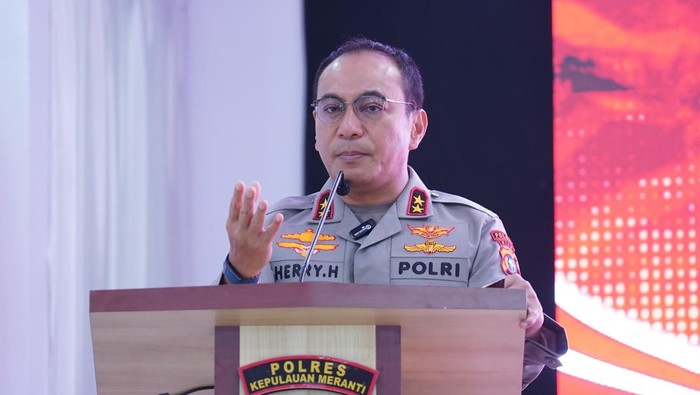 Kapolda Riau Irjen Herry Heryawan.