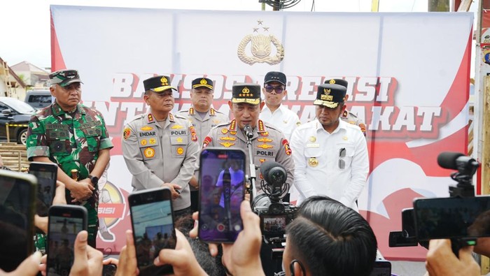 Kapolri Saat Doorstop di Samarinda