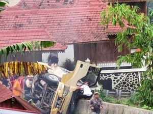 Tragedi Elf Rombongan Bojonegoro Celaka di Tawangmangu Tewaskan 5 Orang